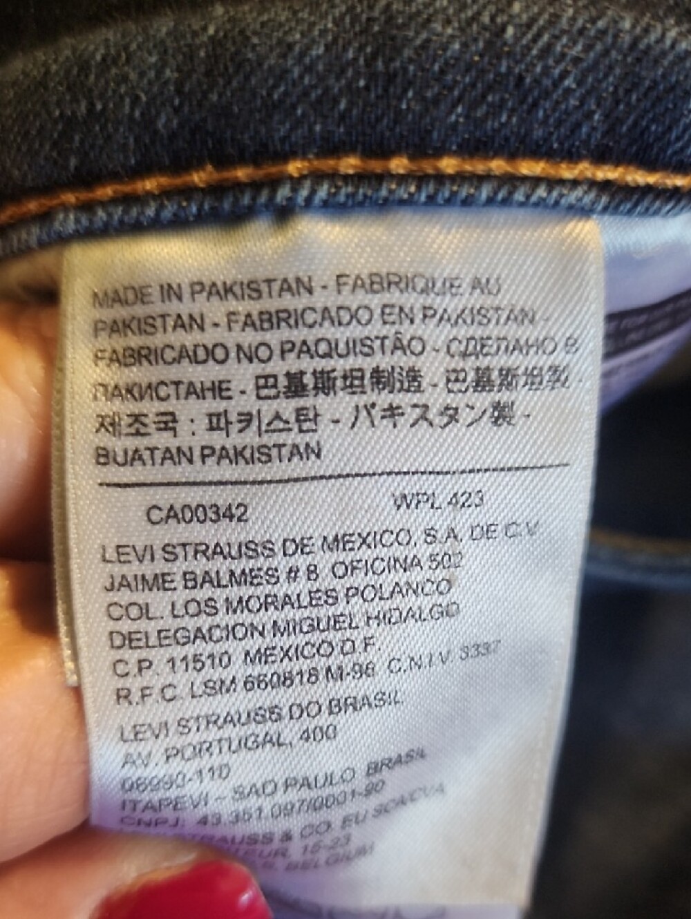 Levi's Navy Blue Denim Jeans with Contrast Stitching - Picture 2 of 3
